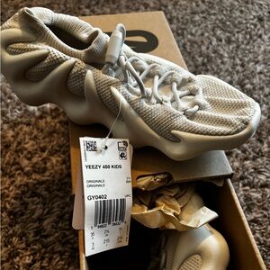 New Yeezy 450 boost Kids Size 3